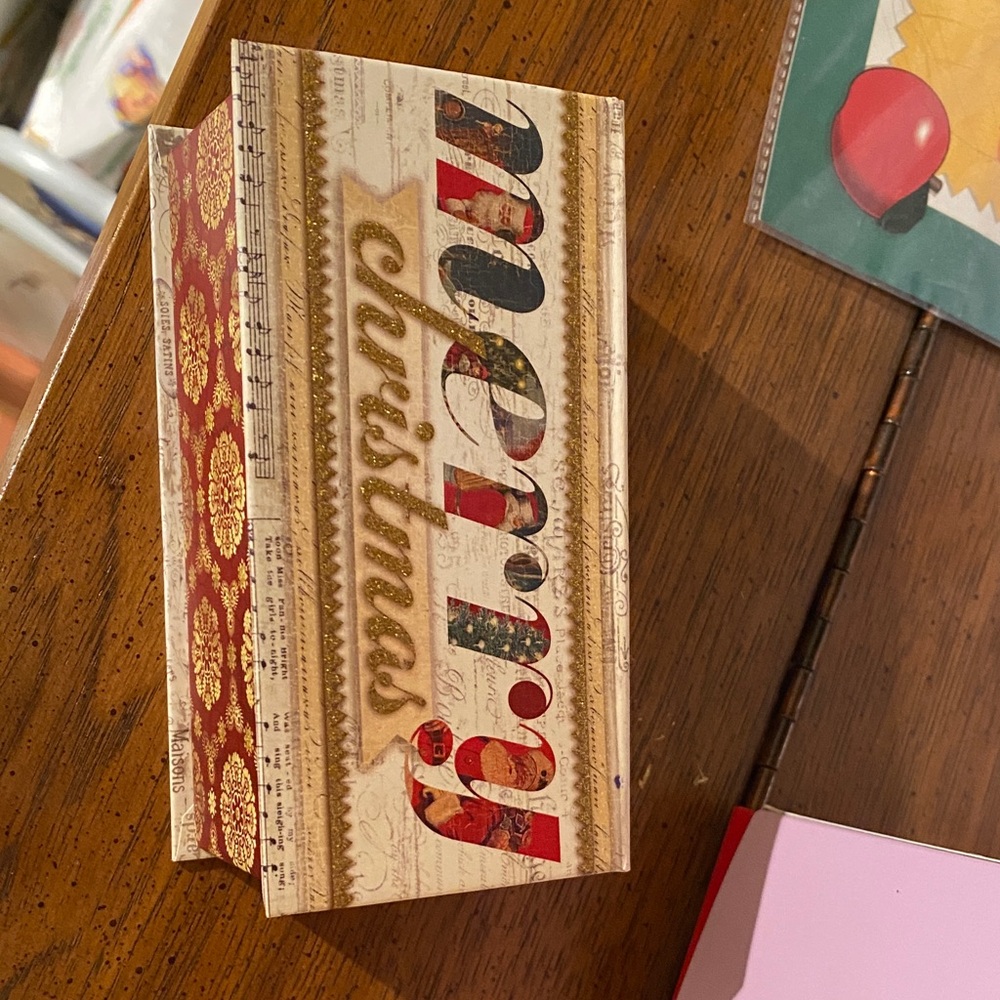 Punch Studio Red and Gold holiday Decorative musical 🎵 Soap Box